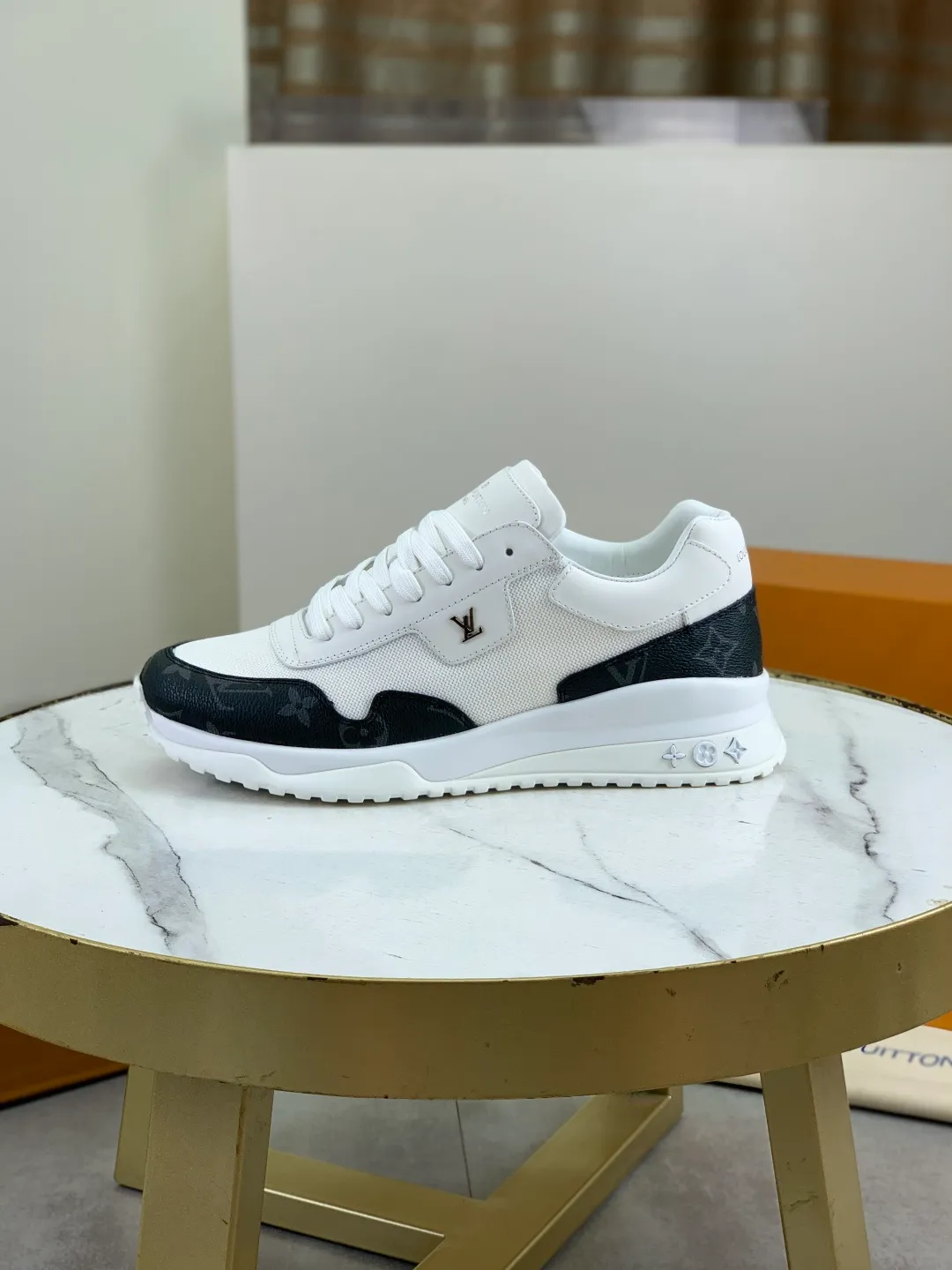 Men's men's shoes P680 new style 💶[LOUIS VUITTON] (original order) new style 🍀LV Louis Vuitton * - top version of LV classic trendy shoes! Use imported original cowhide and water-dyed cowhide lining. The latest original wear-resistant TPU combination outsole! High quality products! Multiple colors available, code number: 38-44 (45 46 customized)